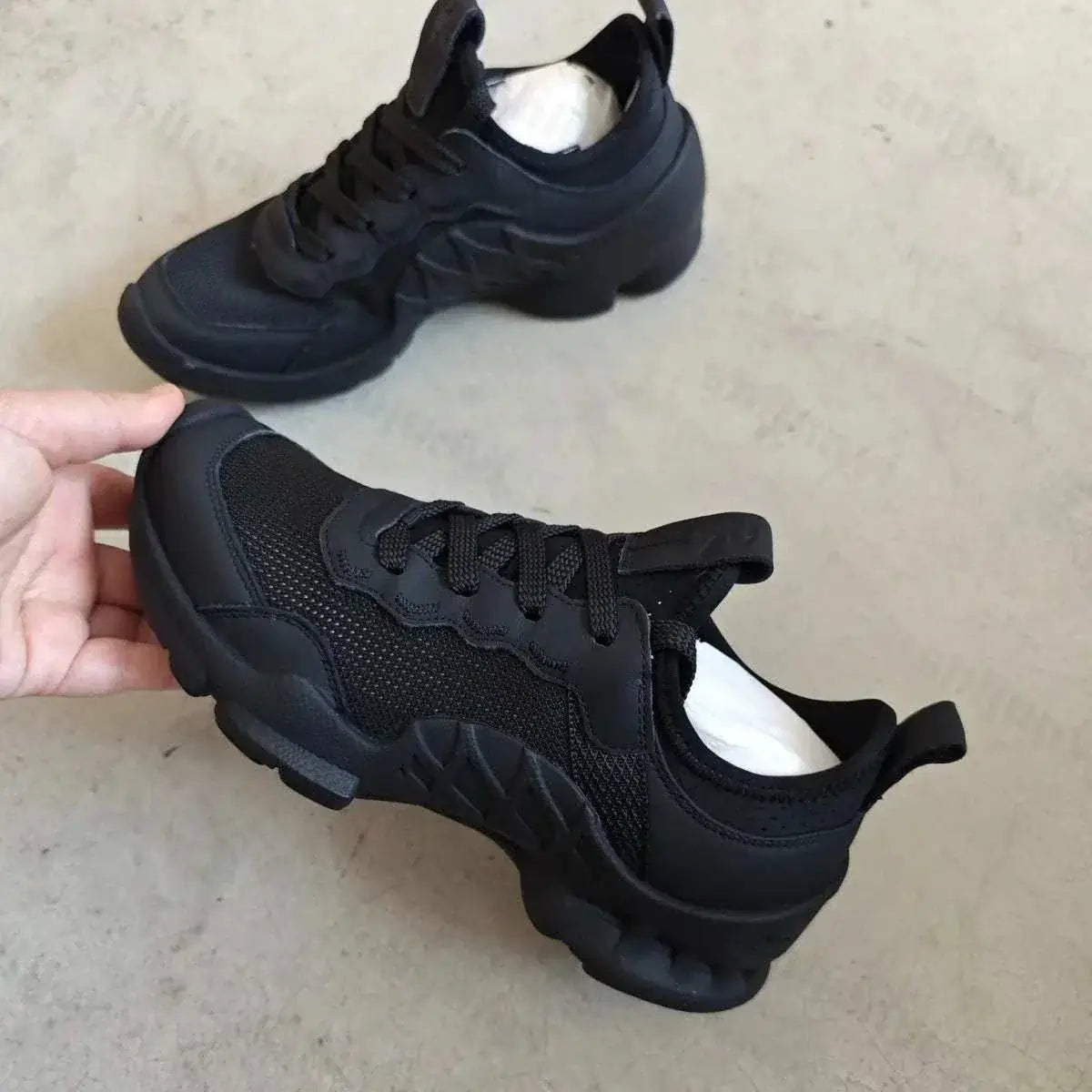 Men Sneakers 2025 Summer Autumn both Pairs View Black